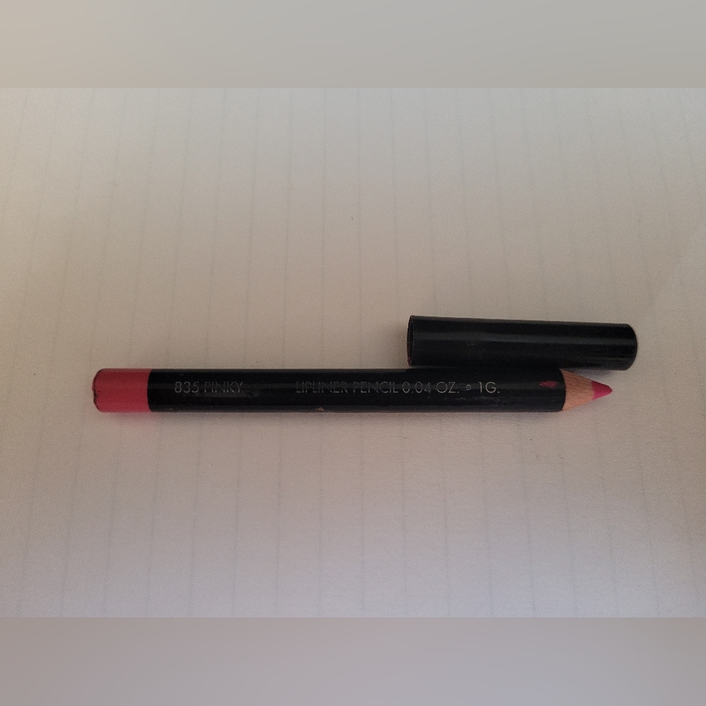 💛5 Ads/$10 - NYX Pinky lipliner